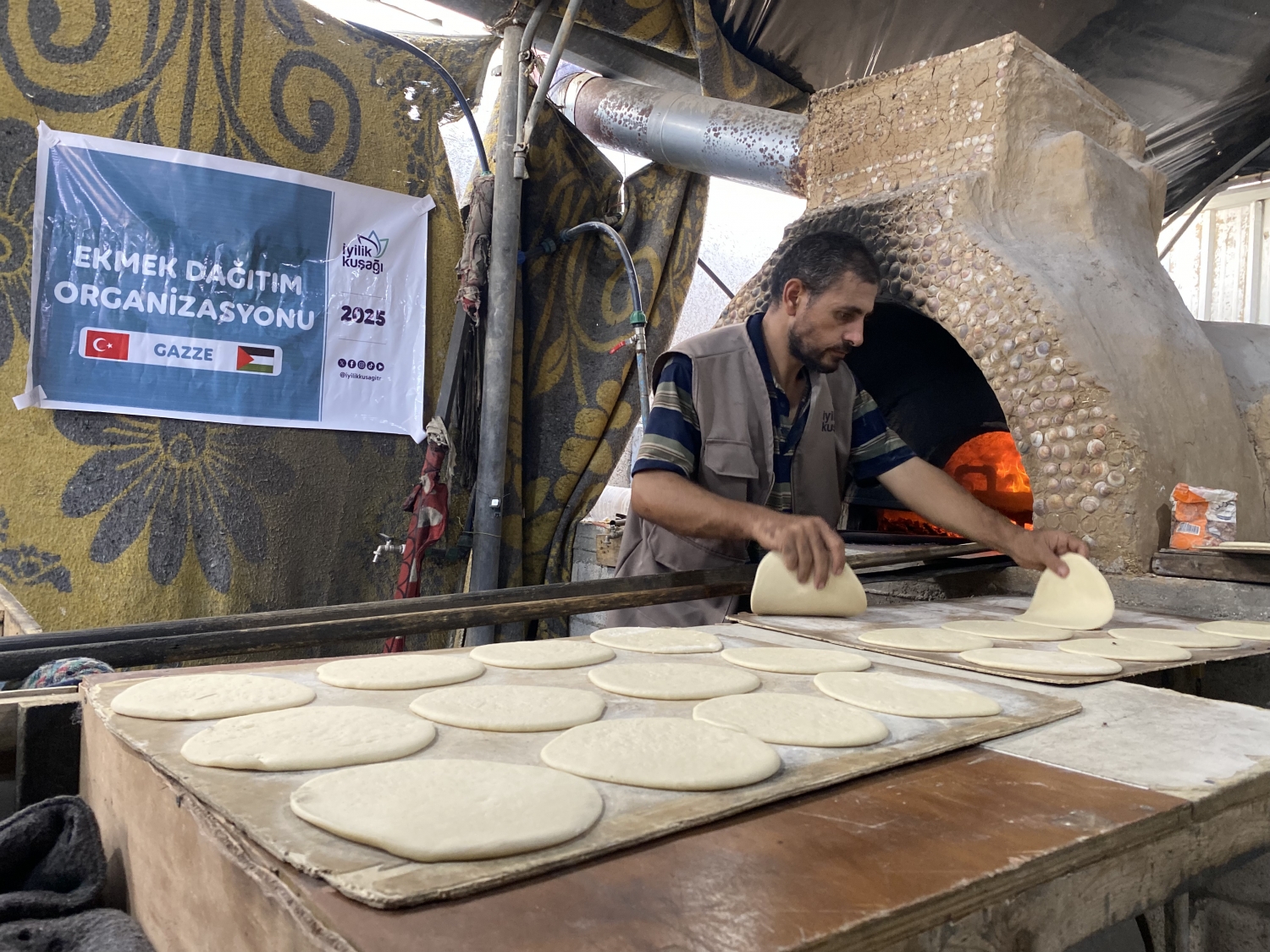 Gazze’de Ekmek Dağıtımlarıyla Umut Oluyoruz